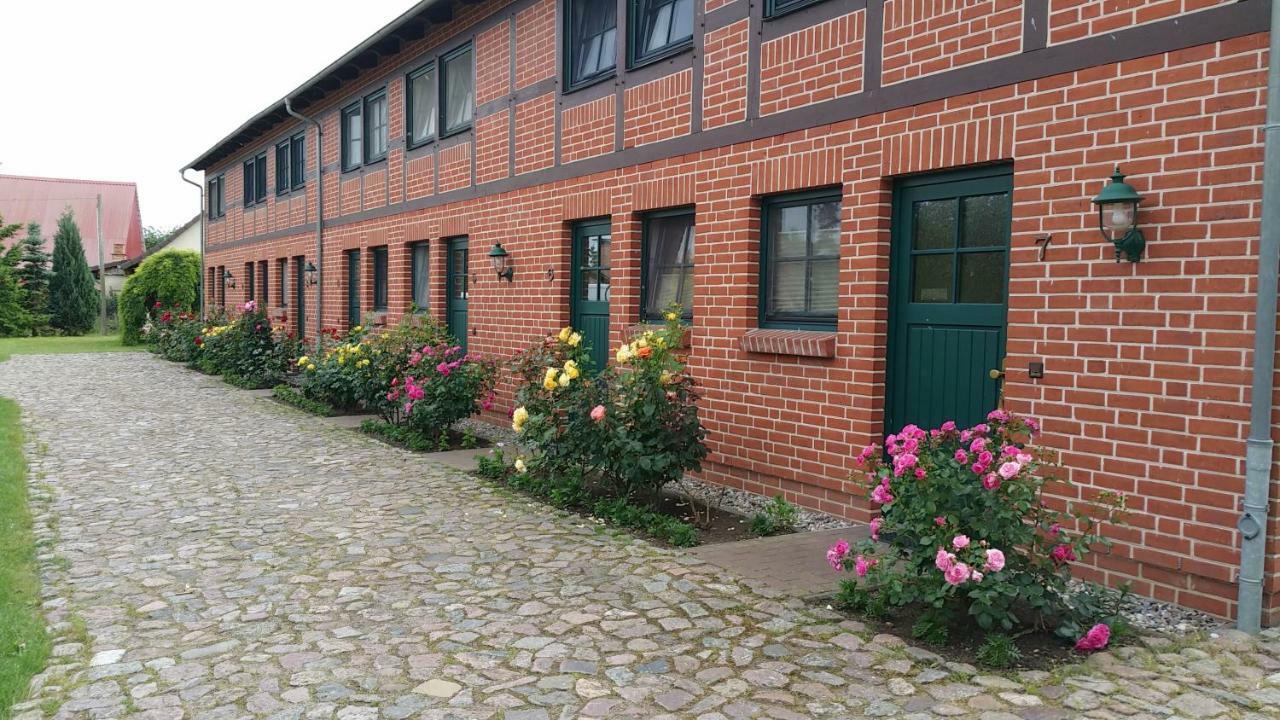 Landferienhof "Mueritzufer" Ludorf Esterno foto